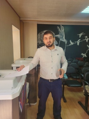 Директор МФЦ по Бежтинскому участку Гасан Мусаев принял участие на выборах президента РФ