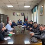 В администрации участка прошло совещание с участием директоров образовательных организаций под руководством главы МО «Бежтинский участок» Шамиля Гусейновича.
